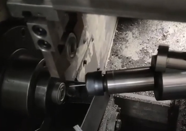 活塞自動(dòng)打孔機(jī)